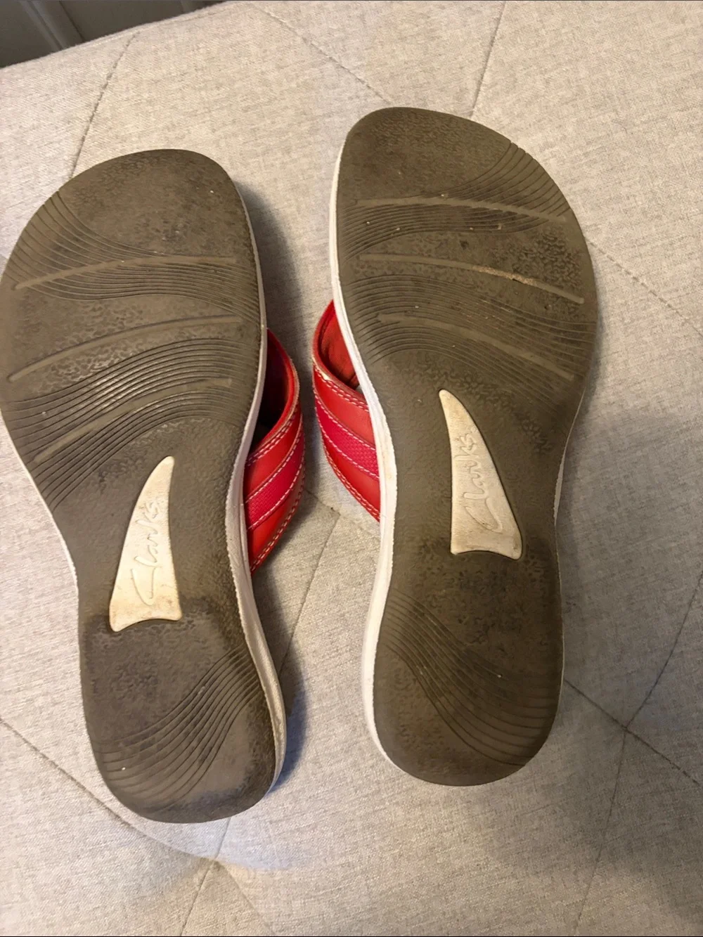 Clarks Red Women's Cushioned Thong Sandals